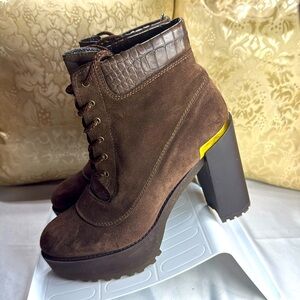 (E4) Stuart Weitzman Brown Suede Chunky Heel Lace Up Platform‎ Boots Size 7.5